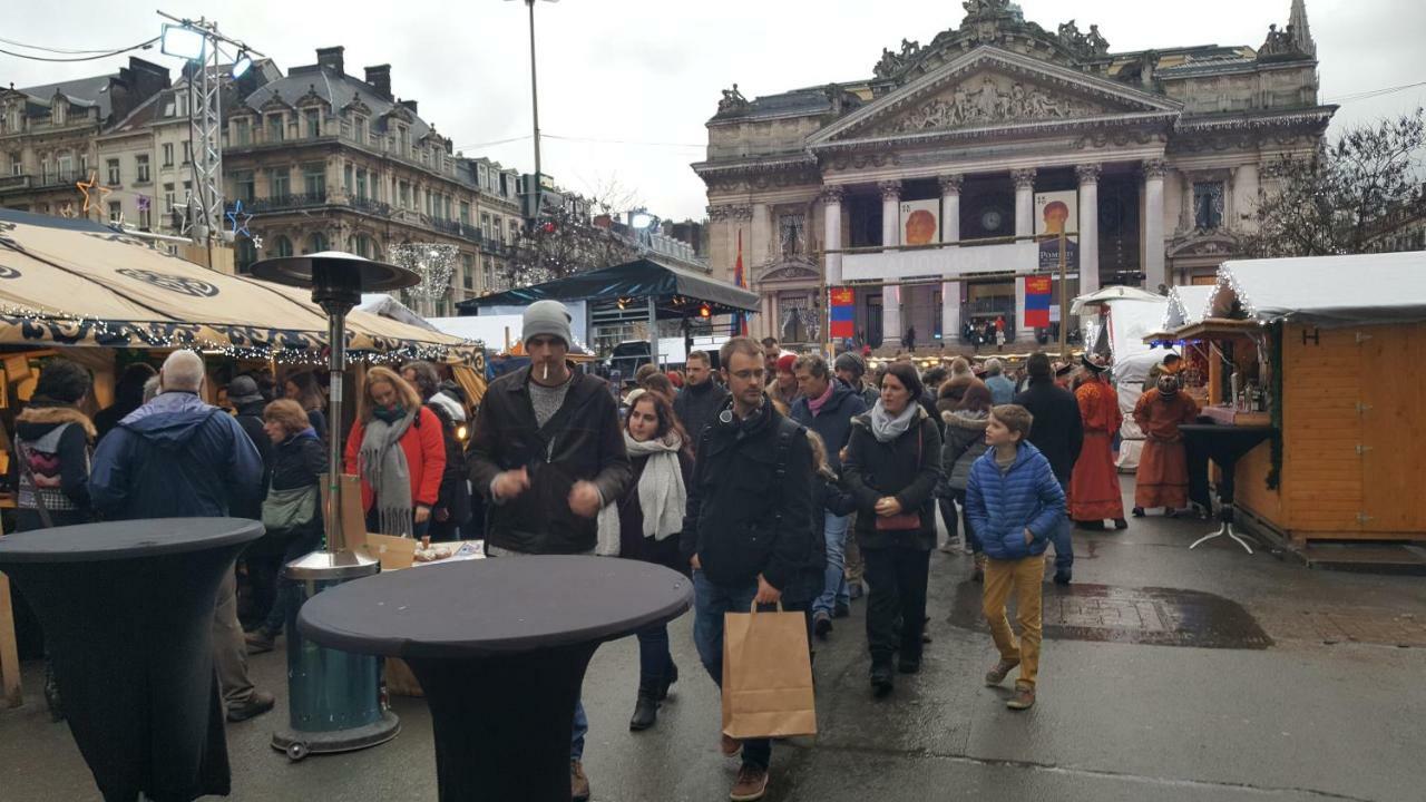 Les Pieds a La Grande Place Bruxelles Extérieur photo